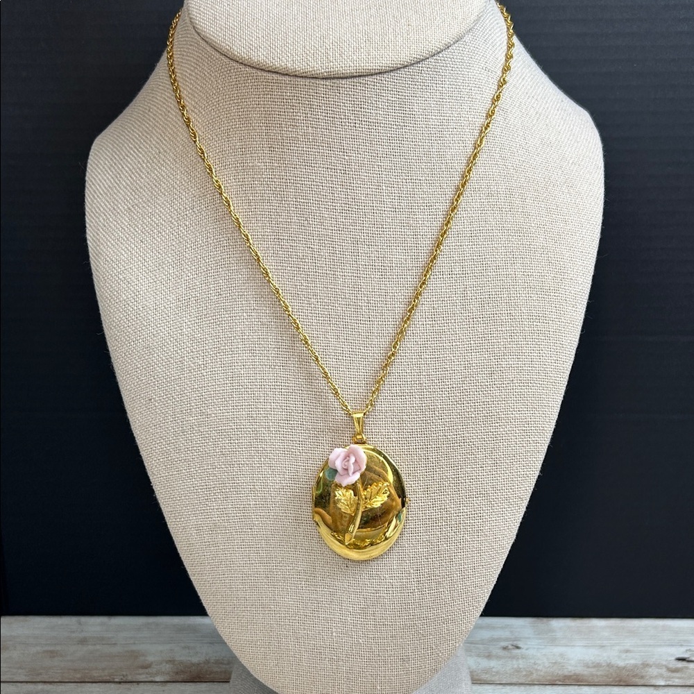 Romantic Gold Locket Pendant Necklace with Pink Ceramic Rose